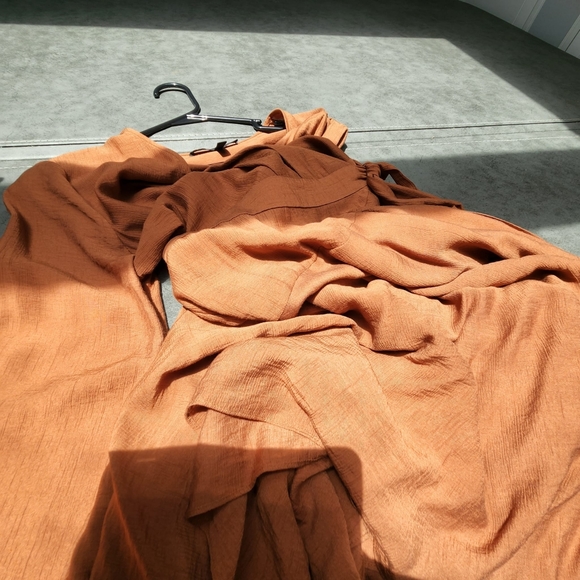 Bcbg brown wrap around dress GUC sz small - Picture 9 of 13